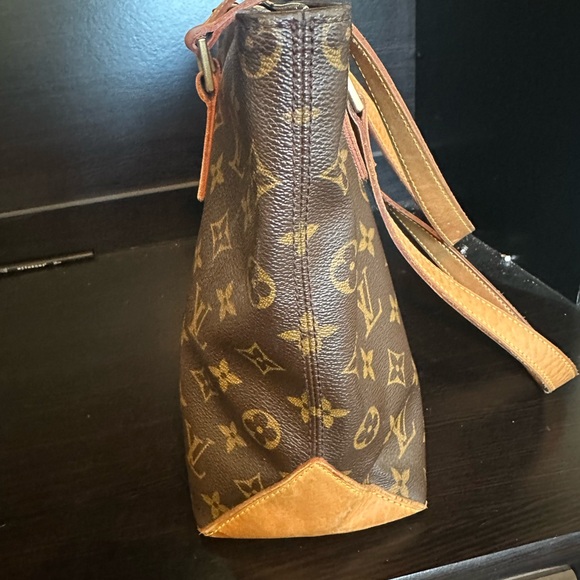 Louis Vuitton Shoulder Bag - Picture 3 of 9